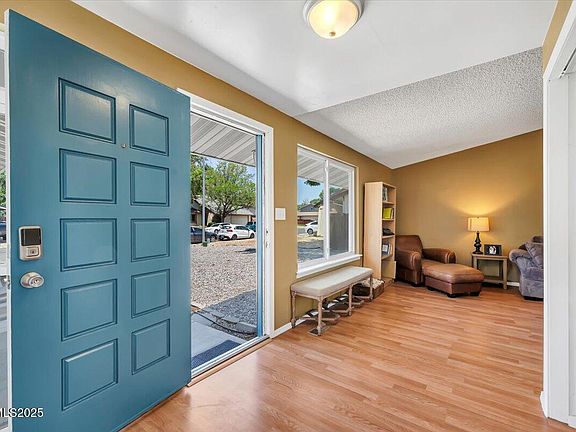 3rd image of 809 Glen Valley Dr