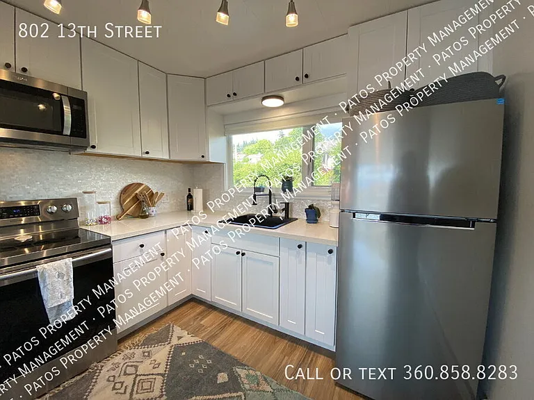 802 13th St — Photo 7