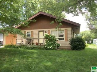 2 Arrow St, Cherokee, IA 51012