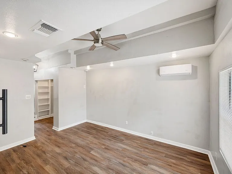 604 W Hollywood Ave #B — Photo 5