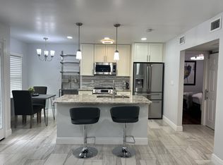 1742 8th St #1, Sarasota, FL 34236