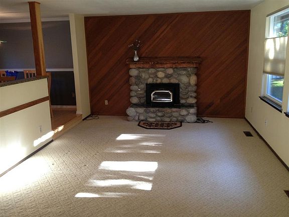 3rd image of 2620 NE Mary Ct