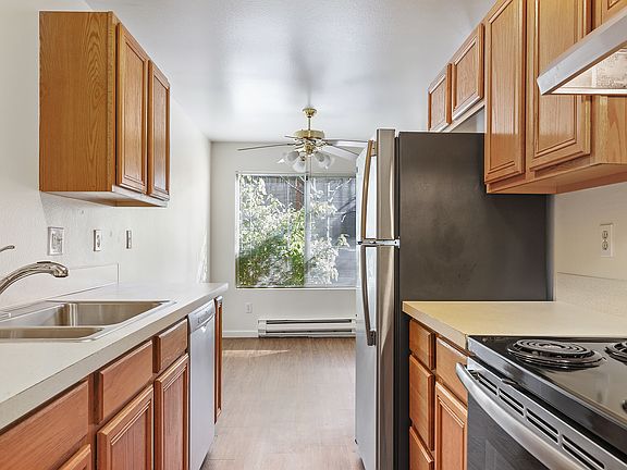 4th image of 2511 Howard Ave APT 21