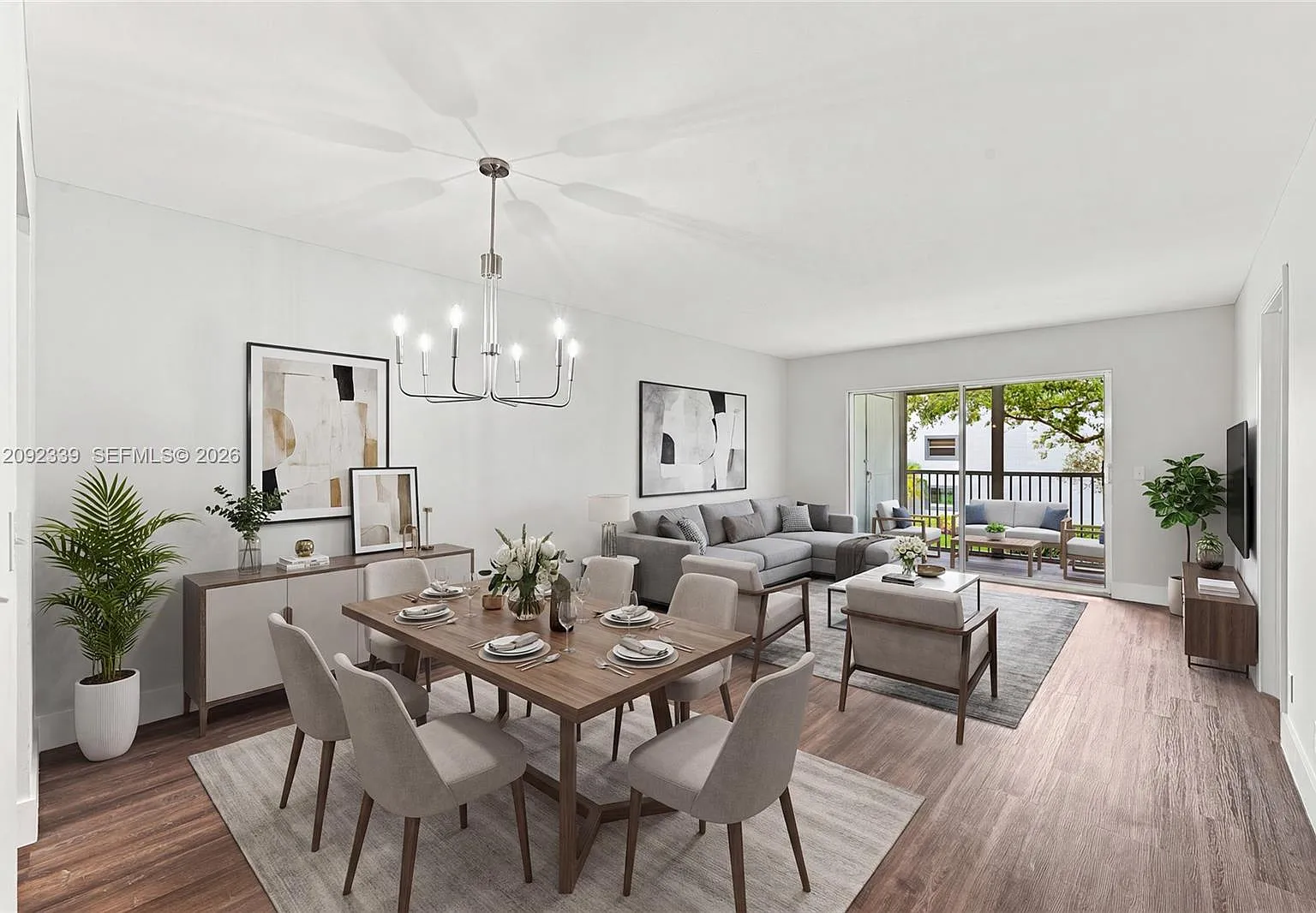 Cambridge At Century Vill — Photo 1