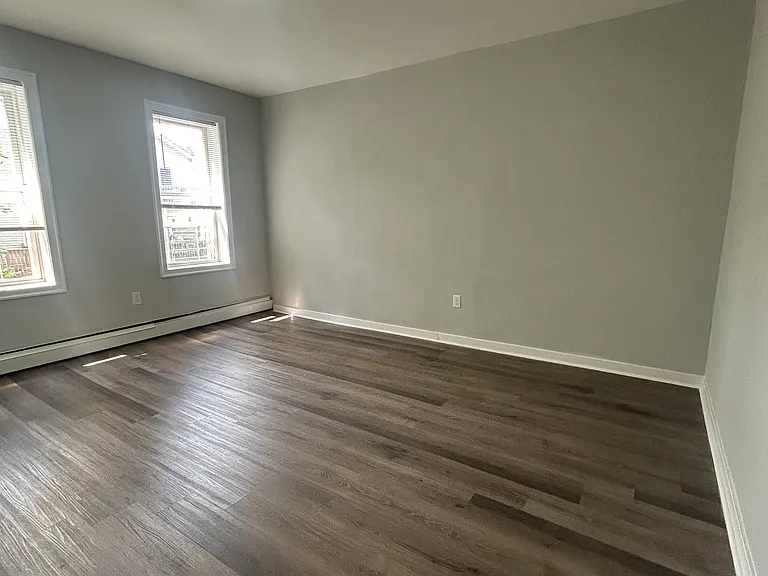 44 12th Ave #3B — Photo 4