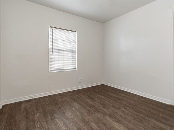 3rd image of 1613 Nix St