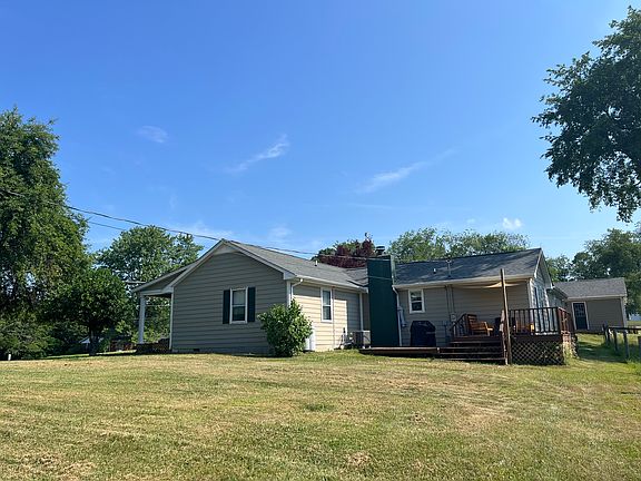3rd image of 1602 Boxwood Dr
