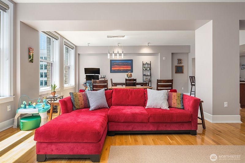4th image of 1500 4th Avenue #804