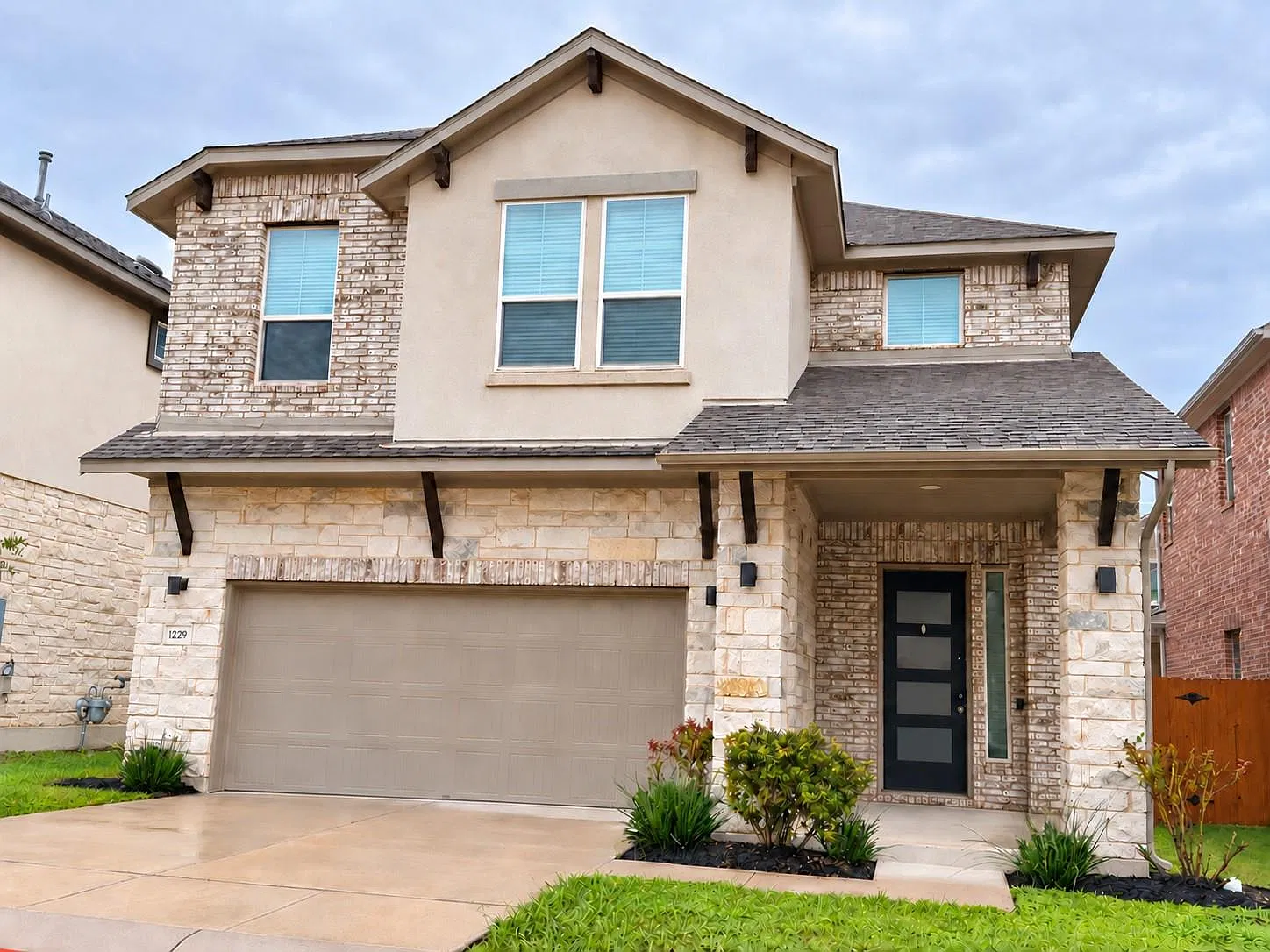 4 bed, 3.5 bath, 2691 sqft, $2,550 — Photo 2