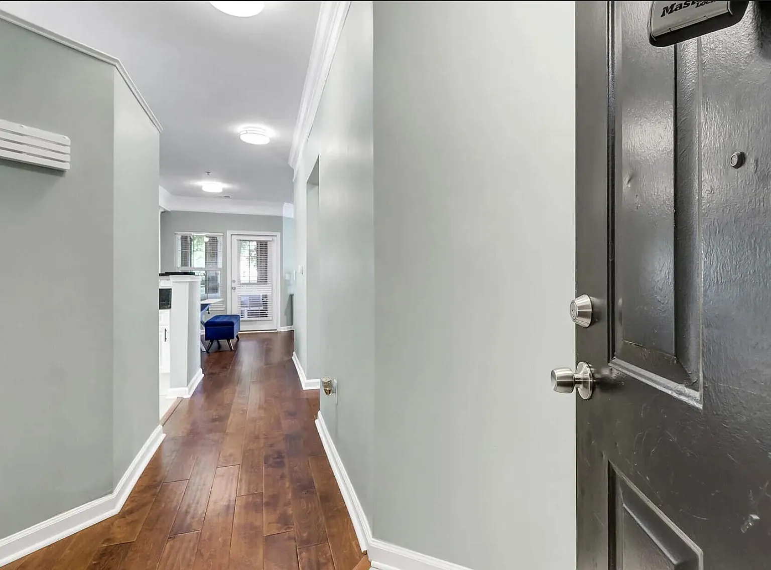 2 bed, 1120 sqft, $3,100 — Photo 2