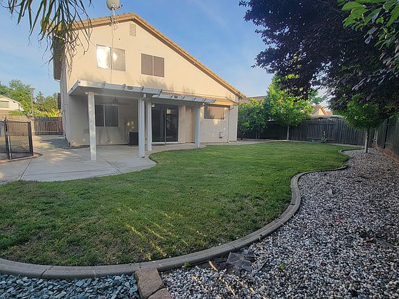 3rd image of 297 Hornsby Ct