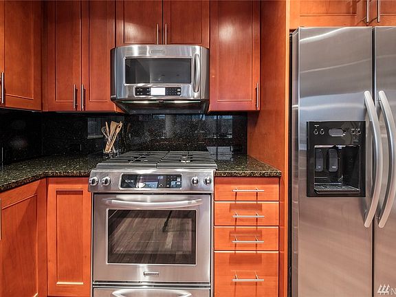 5th image of 10650 NE 9th Pl Unit 720