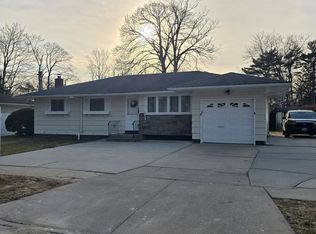 68 Washington Ave, Brentwood, NY 11717