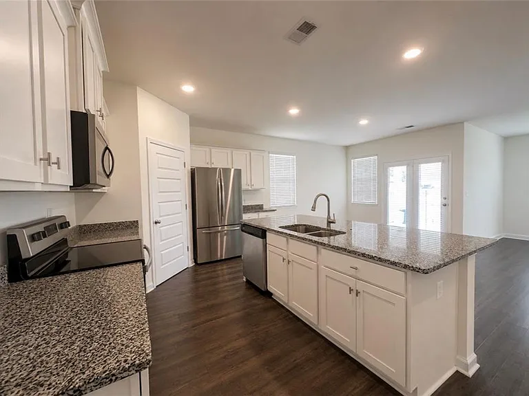 236 Sullivan St — Photo 6