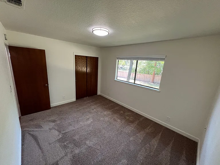 8654 Thelen Ct — Photo 14