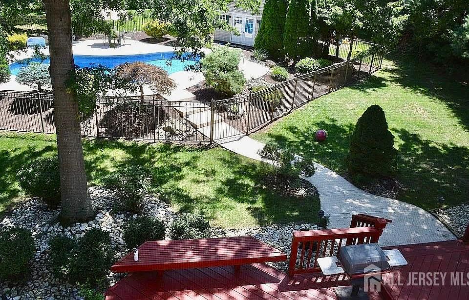 2nd image of 30 Larkspur Dr