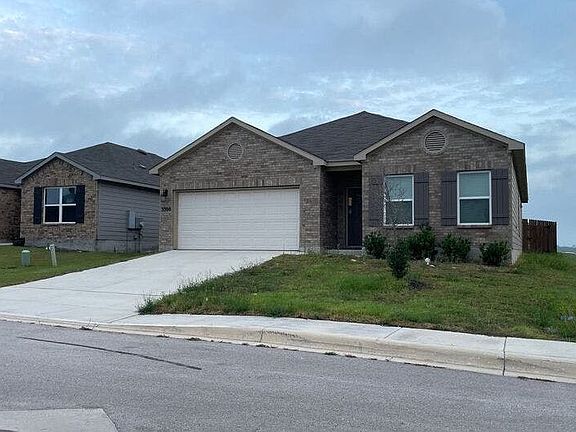 2nd image of 3300 Ridge Pl