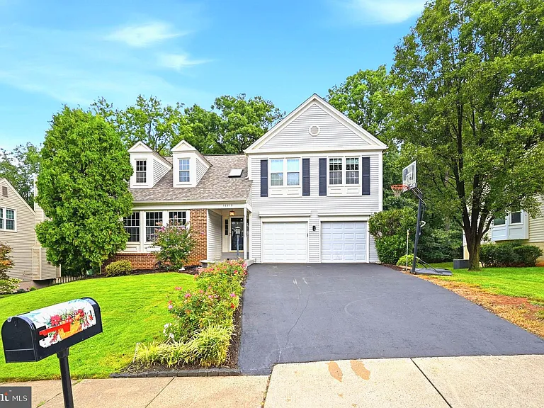 10212 Winged Elm Cir — Photo 1