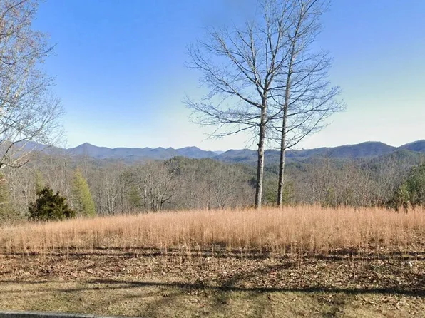 17 Waterfall Dr, Clayton, GA 30525