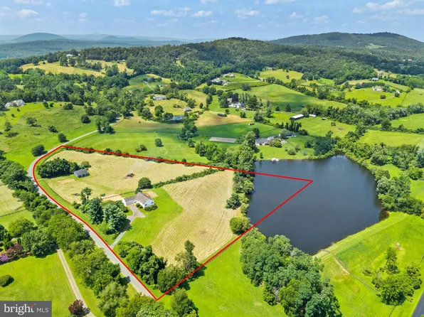 8268 Meadows Rd, Warrenton, VA 20186