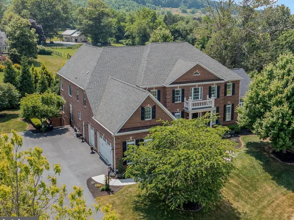 11796 Kendallwood Cir, Waynesboro, PA 17268