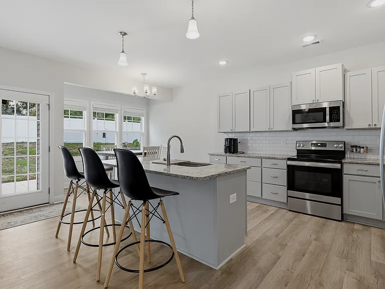 291 Burnside Dr — Photo 17