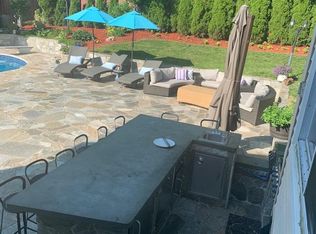 172 Curtis Ter, Fairfield, CT 06825