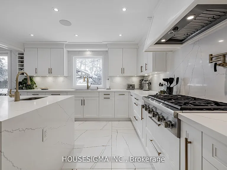 84 Cambridge Cres — Photo 16