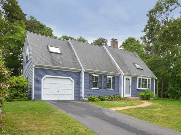 122 Sunnywood Dr, Centerville, MA 02632