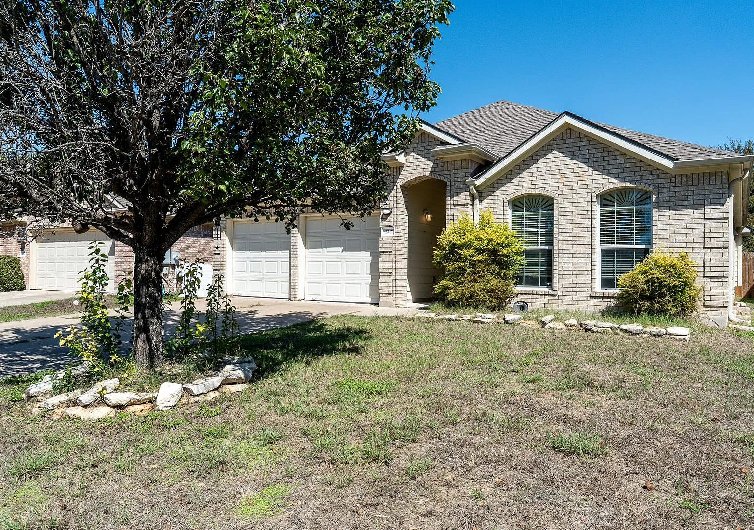 240 King Elder Ln, Leander, Texas 78641 — Photo 2