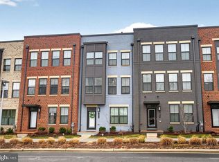 13010 Hattontown Sq, Herndon, VA 20171