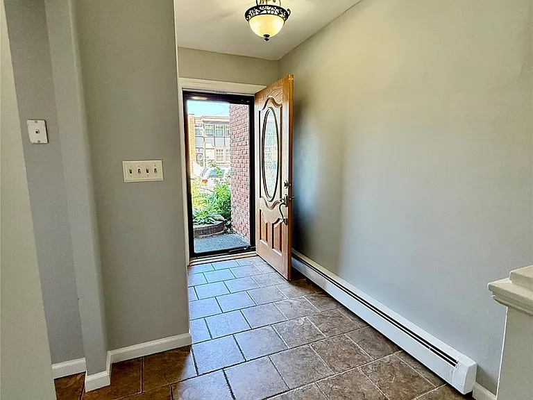 56 Coolidge St — Photo 2