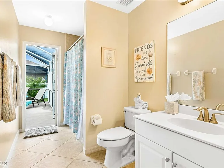 4226 SW 14th Pl — Photo 14