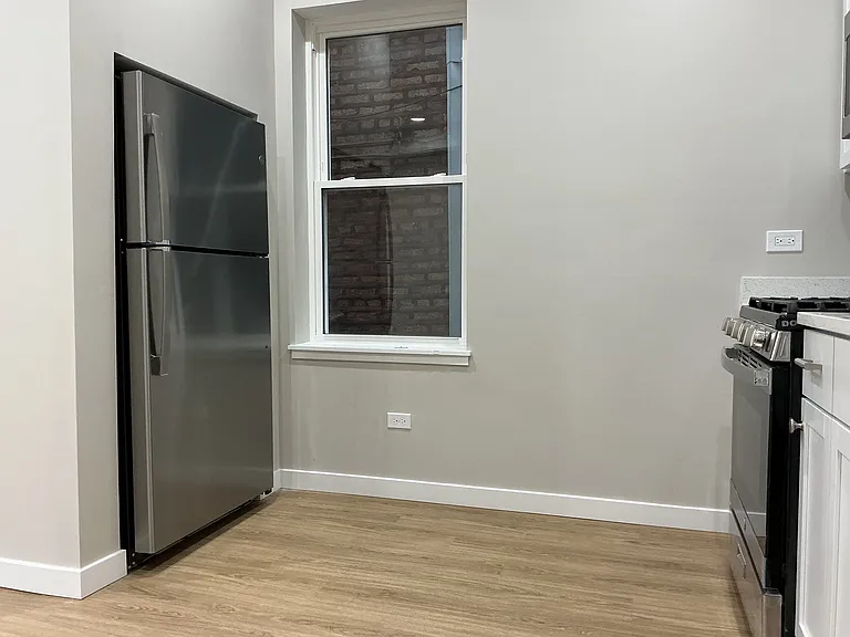 2146 W 21st St #1 — Photo 7