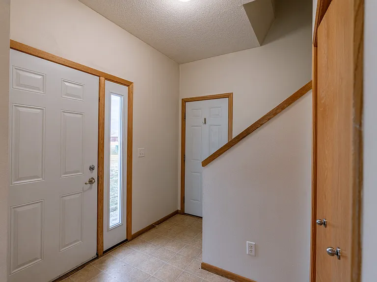 Moorhead, MN Mallard Creek Apartments | Entry