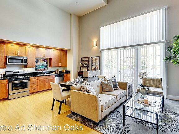 2nd image of 14140 Moorpark St APT 107