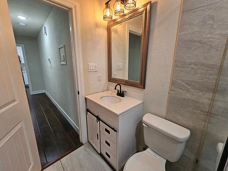 213 N Hampton Rd — Photo 18