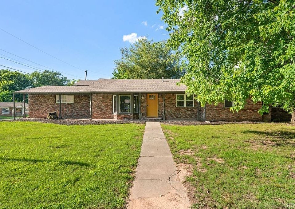 1st image of 101 Martin Cir