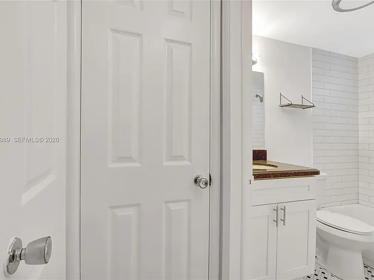 202 N K St #7 — Photo 6