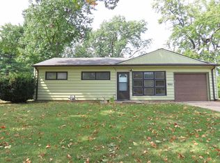 1935 SW Edgewater Ter, Topeka, KS 66604