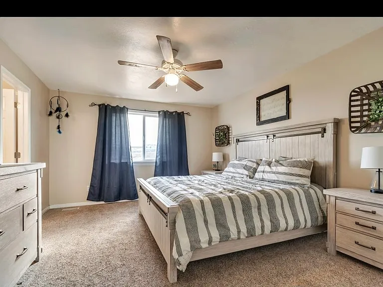 4764 W Homeland Dr — Photo 1