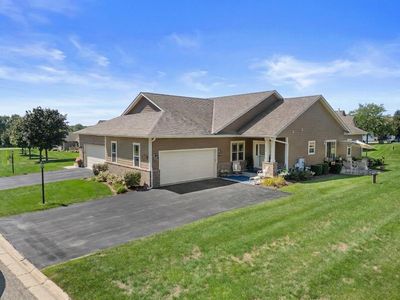 204 Oak Hill CIRCLE, Burlington, WI, 53105