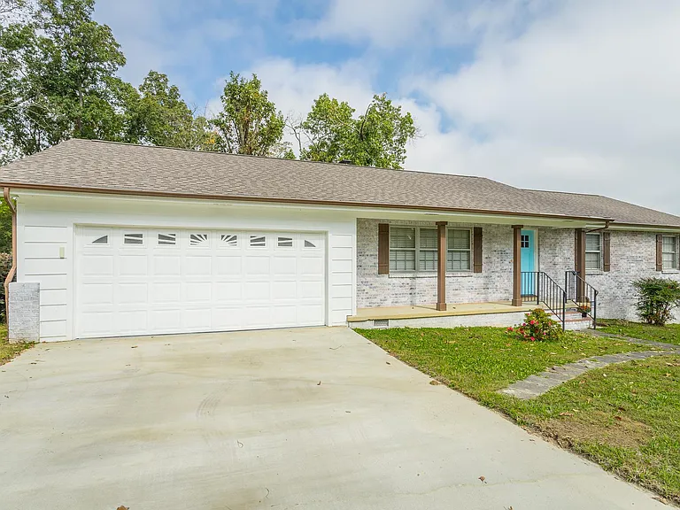 1403 Clearpoint Dr — Photo 60