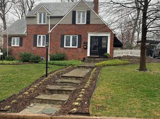 906 Crescent Dr, Alexandria, VA 22302