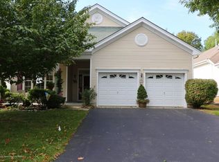 80 Greenways Ln, Lakewood, NJ