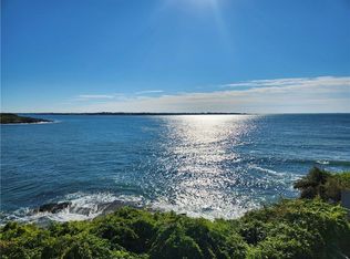 4 Clarkes Village Ln, Jamestown, RI 02835