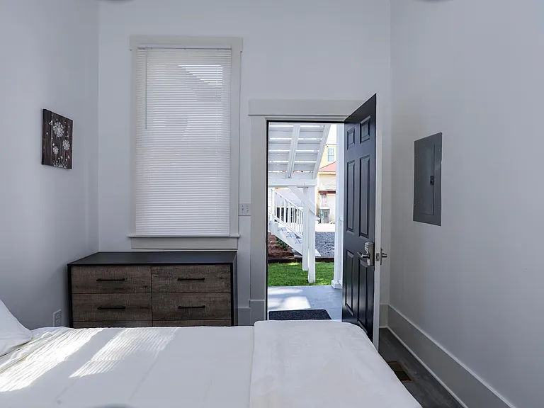 307 W 36th St #B — Photo 35