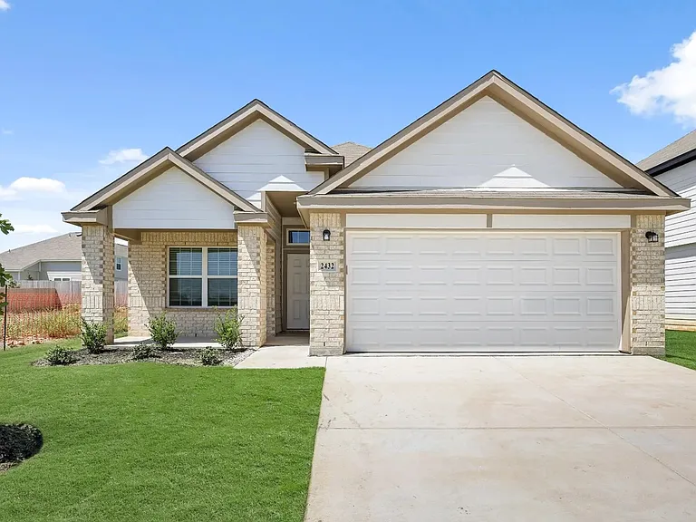 2432 Texas Ash Way — Photo 1
