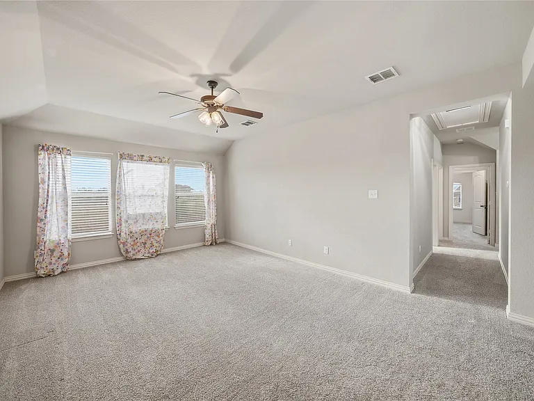 4500 Lakeside Hollow St — Photo 27