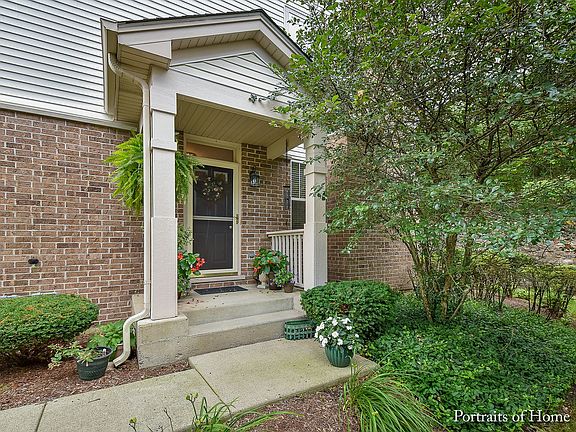 3rd image of 74 Tanglewood Dr